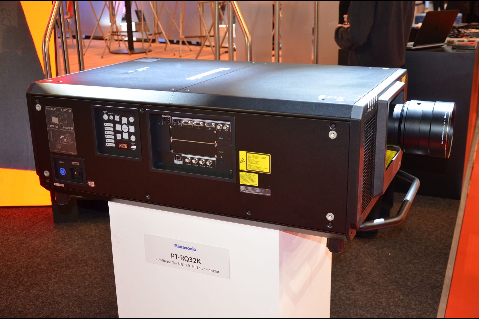 Panasonic Grossprojektor
